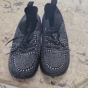 Rouge Helium Elegant Black Sneakers